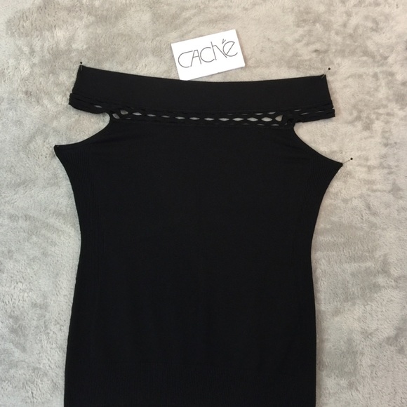 Exquisite Cache Cut Out Off Shoulder Top - Picture 3 of 6